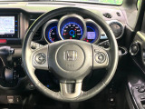 【純正革巻きステアリング】上質な革を使用することで、手にしっかり馴染みとても運転しやすいハンドルです♪