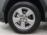 純正アルミホイールは精度が高く、走行の安定性が優れています。タイヤサイズ225/65R17