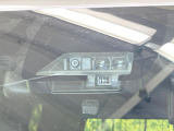 【トヨタセーフティセンス】走行中に前方の車両等を認識し、衝突しそうな時は警報とブレーキで衝突回避と被害軽減をアシスト。より安全にドライブをお楽しみいただけます。