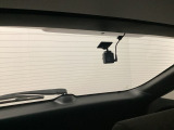 後方にもドライブレコーダーのカメラ(社外品)が付いています。前後両方でお車の周りを監視・記録いたします。