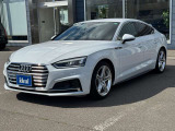 内装クリーニングも施しております。内装の綺麗なお車は気持ちが良くオススメさせていただく1つのポイントになっております。