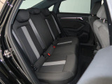 燃料一滴一滴をパワーへと昇華させるAudi独自のFSI(直噴システム)により、燃料を無駄なく燃焼。