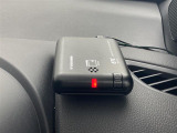 【ETC】有料道路を利用する際に料金所で停止することなく通過できる、ETC車載器(ノンストップ自動料金収受システム機器)が装備されています。セットアップを行うことで利用可能になります。