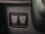 【シートヒーター】シートを温めてくれる暖房機器です!長時間座っていると負担が掛かりやすい背中や腰、または冬場などの寒い日に冷えやすい脚部に快適なぬくもりを伝えます。