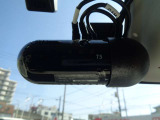 運転状況を、映像と音で記録するドライブレコ-ダ-。お問い合わせは03-5672-1023へ