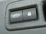 【パワーバックドア】スマートキーや運転席のボタンを押すだけでリアゲートが自動で開閉します!荷物を持っている時や、高い位置にあるバックドアを閉める際に便利な機能です♪