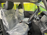 運転席シート廻りは使用感も少なく、良好な状態となっています。前オーナー様が丁寧に使っていたことがよくわかりますね。