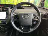 【純正革巻きステアリング】上質な革を使用することで、手にしっかり馴染みとても運転しやすいハンドルです♪