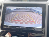 【サイド&バックカメラ】停車・駐車時に死角になりがちな運転席から見えづらいサイドとリアの障害物を確認できます!雨天時や夜間などは特に活躍してくれるアイテムです。