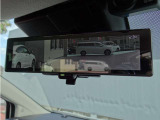 スマートルームミラーです。カメラで車両後方を映し出します。
