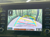 【バックカメラ】駐車時に後方がリアルタイム映像で確認できます。大型商業施設や立体駐車場での駐車時や、夜間のバック時に大活躍!運転スキルに関わらず、今や必須となった装備のひとつです!