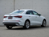 Audiが指定する独自の条件を全て満たした車だけが、認定資格を持つテクニシャンの手による100項目にも及ぶ点検・整備のプロセスを受け、お客様のもとへ届けられます。