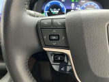 運転中、オーディオの操作をしてて、ハッとしたことはありませんか?ステアリングスイッチは、運転中でもハンドルでオーディオの操作が可能です。安全なドライブをサポートします。
