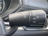 【オートライト(AUTO)】外の明るさをシステムが感知して、自動でヘッドライトが点灯します!ヘッドライトをつけ忘れを防ぐ便利機能です。
