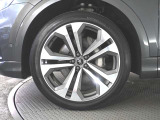 アウディ認定中古車は1年間、走行距離無制限の認定中古車保証が無償で付帯されます。