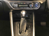 温度を設定すれば、自動で車内の温度管理をしてくれる優れものです♪ATミッションで運転楽々