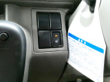 運転席シートは冷え込む季節も快適なヒーター機能付きです