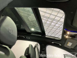 パノラミックルーフで明るい車内と開放感あるドライブをお楽しみいただけます。