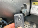 【スマートキー&プッシュスタートシステム】カバンやポケットに入れたままドアの開閉ができ、ワンタッチで楽々エンジンをかけられます♪