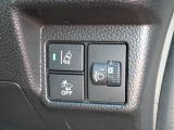 『1台』のお車に対して、3名体制で日々議論を重ね仕入れを行っております。