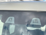 【スズキ セーフティサポート】走行中に前方の車両等を認識し、衝突しそうな時は警報とブレーキで衝突回避と被害軽減をアシスト。より安全にドライブをお楽しみいただけます。