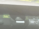 【ホンダセンシング】走行中に前方の車両等を認識し、衝突しそうな時は警報とブレーキで衝突回避と被害軽減をアシスト。より安全にドライブをお楽しみいただけます。