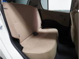 リアシートも足もとが広いので、車内全員がゆったりお過ごしいただけます!!