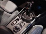 ミニ独特のゴーカートフィーリングと呼ばれる軽快なハンドリングはAT車、MT車のどちらでも楽しめます。