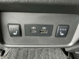 シートヒーターやエアコン操作パネルや後席吹き出し口やUSB差し込み口もあって快適です