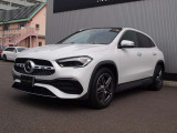 新車保証(メルセデスケア)付き。 新車登録日から3年間、走行距離に制限なく、定期メンテナンスや修理、24時間ツーリングサポート等のサービスが無償で提供される保証プログラムを継承頂けます。