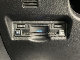 【ETC2.0(DSRC/ITSスポット)】ETCカードを挿入すれば料金所はノンストップで通過できます。ETC限定の割引や、高速道路の情報提供サービスを利用できます。