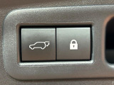 【パワーバックドア】スマートキーや運転席のボタンを押すだけでリアゲートが自動で開閉します!荷物を持っている時や、高い位置にあるバックドアを閉める際に便利な機能です♪