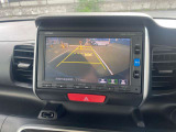 カーナビ付きです。カーナビの機能や保証につきましては、担当スタッフまでお尋ねください。