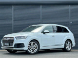 アウディ Q7
