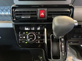 快適装備のオートエアコン♪ 温度設定をすれば、自動で車内の温度管理をしてくれる優れ物です☆彡