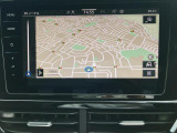 スマートフォン用アプリ[Apple CarPlay][Android Auto]対応の純正ナビ Discover Pro を装備、ラジオのほか、USB、Bluetoothハンズフリー通話にも対応。