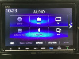 ナビゲーションはフルセグTV対応のGathers純正メモリーナビを搭載しています。Bluetoothオーディオ機能がありますので、スマートフォンなどの音楽も再生できます。