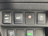 【電動リアゲート】荷物を抱えた状態でもリアゲートの開閉が可能です!お買い物時やアウトドアの際に役立ちますね。