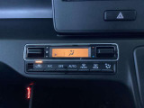 【オートエアコン】車内温度を設定すると、風量を自動で調節してくれます。