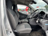 アイポイント(目線)が高く、とっても運転しやすいです!荷物の運搬で、狭い道を運転する時も安心ですよ!