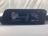 LDWS車線逸脱警報システム搭載。約45キロ以上での走行時、フロントガラスに設置したカメラで車線を認識し、車両がその線を踏み越える可能性があると判断すると、警報音でドライバーに注意を促します。