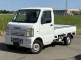 車両の品質管理は室内展示場を完備しておりますので、品質を保った状態の車両をご覧いただけます。