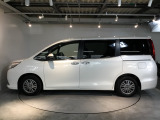 大きく開いて、乗り降りしやすい両側電動スライドドアです。