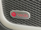 ●beatsサウンドシステム:高いインテリア性が特徴のプレミアムサウンドシステムを装備しており、高品質かつ臨場感のある音楽を車内でお楽しみいただけます。