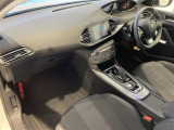 内装クリーニングも施しております。内装の綺麗なお車は気持ちが良くオススメさせていただく1つのポイントになっております。