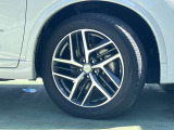 日産純正メモリーナビ タイヤサイズは225/55R19です。
