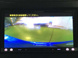 ご覧のように後方の死角をサポートしてくれるバックカメラ付きとなっております☆
