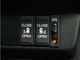 ◆電動スライドドア◆狭い駐車場でも乗り降りが楽々♪お子様が隣の車にドアを当ててしまう心配もございません!小さなお子様連れの方もこれで安心。