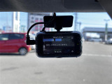 【ドライブレコーダー】映像・音声などの運転中の記録を残します。事故などを起こした起こされた時の証拠になりえますので、もしも時でも安心ですね。