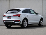 Audiが指定する独自の条件を全て満たした車だけが、認定資格を持つテクニシャンの手による100項目にも及ぶ点検・整備のプロセスを受け、お客様のもとへ届けられます。
